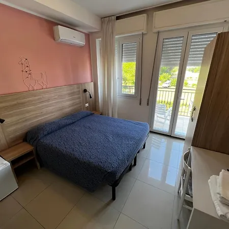 Club Vacanze In Ξενοδοχείο *